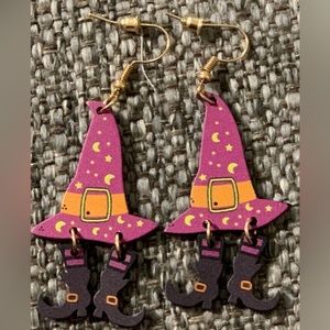 NEW.. CUTE Halloween Witch's Boots & Hat Design Dangle Earrings